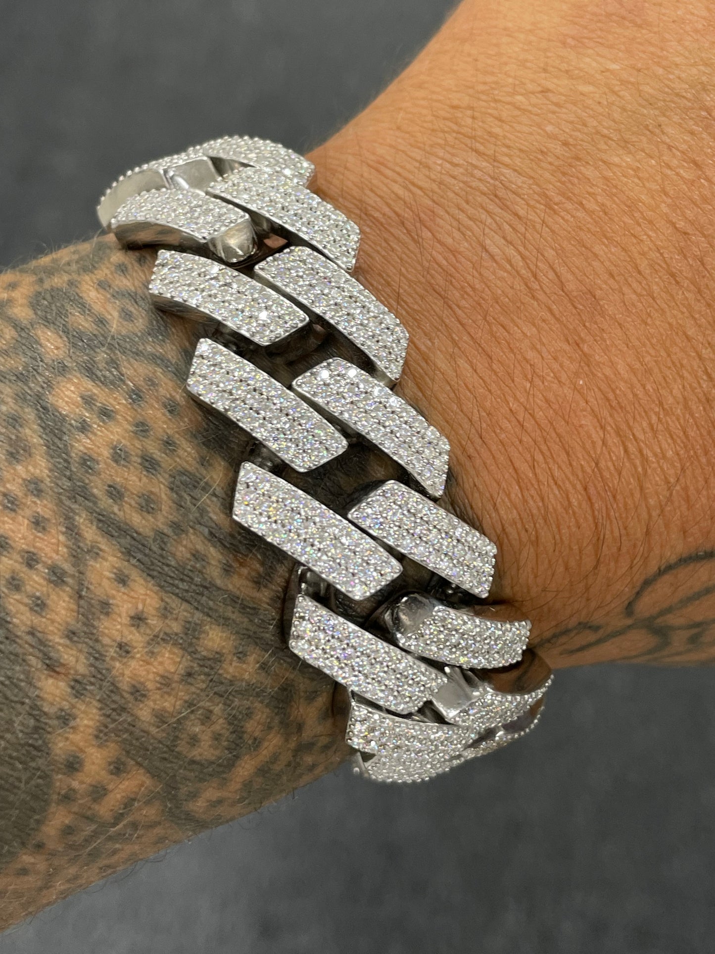 22mm vvs moissanite cuban bracelet 8.5 inch